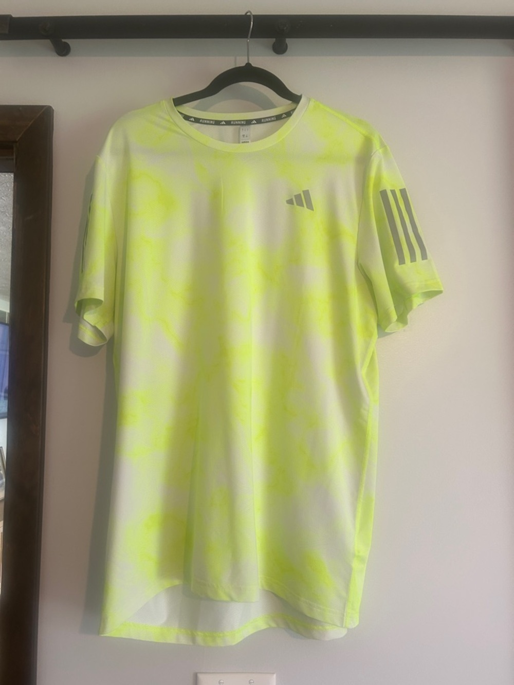 NWOT adidas Men’s Neon Yellow Short Sleeve Training Tee